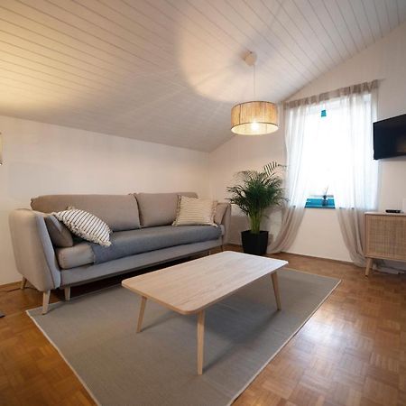 Modra Luna- Apartment With Terrace Izola Dış mekan fotoğraf