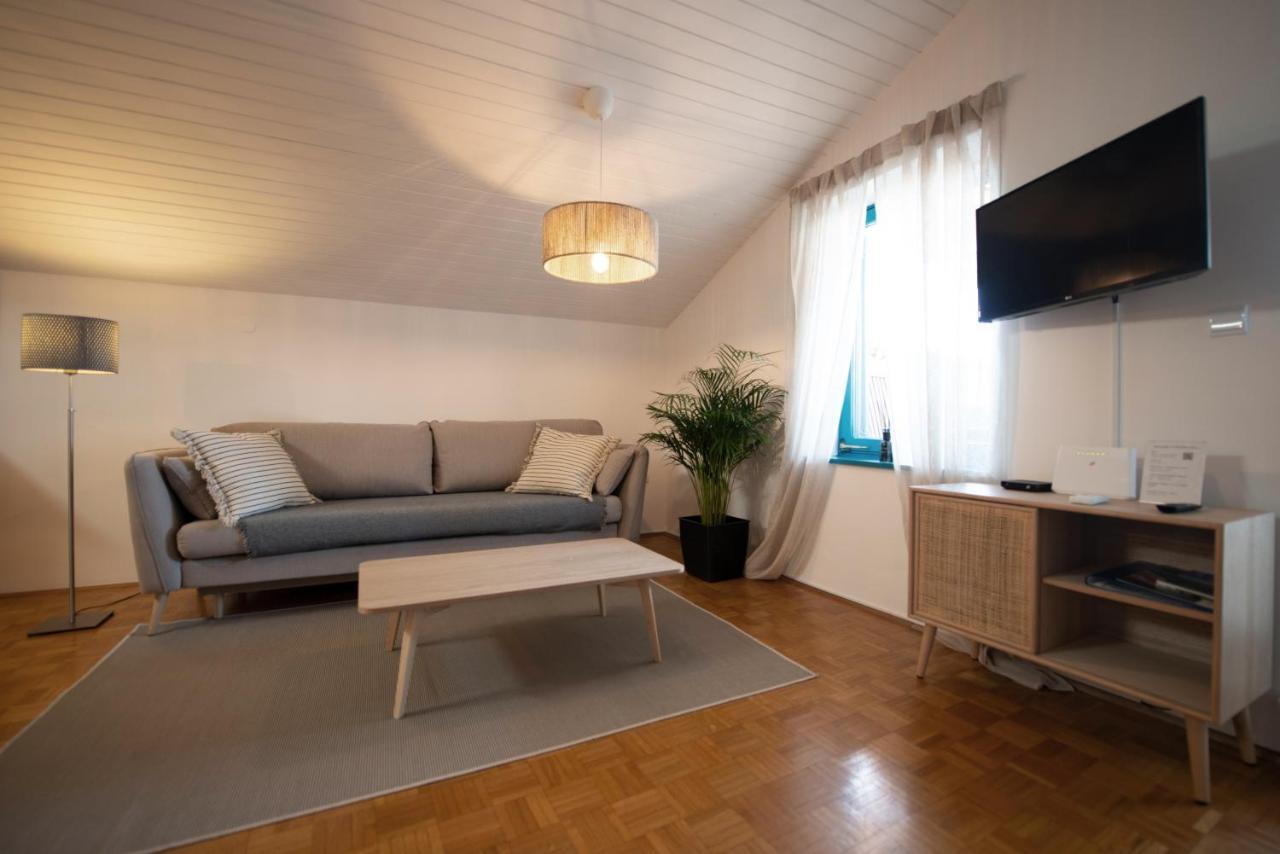 Modra Luna- Apartment With Terrace Izola Dış mekan fotoğraf